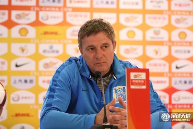 体育赛事直播-上港凭一球小胜富力，继续保持全胜走势不改