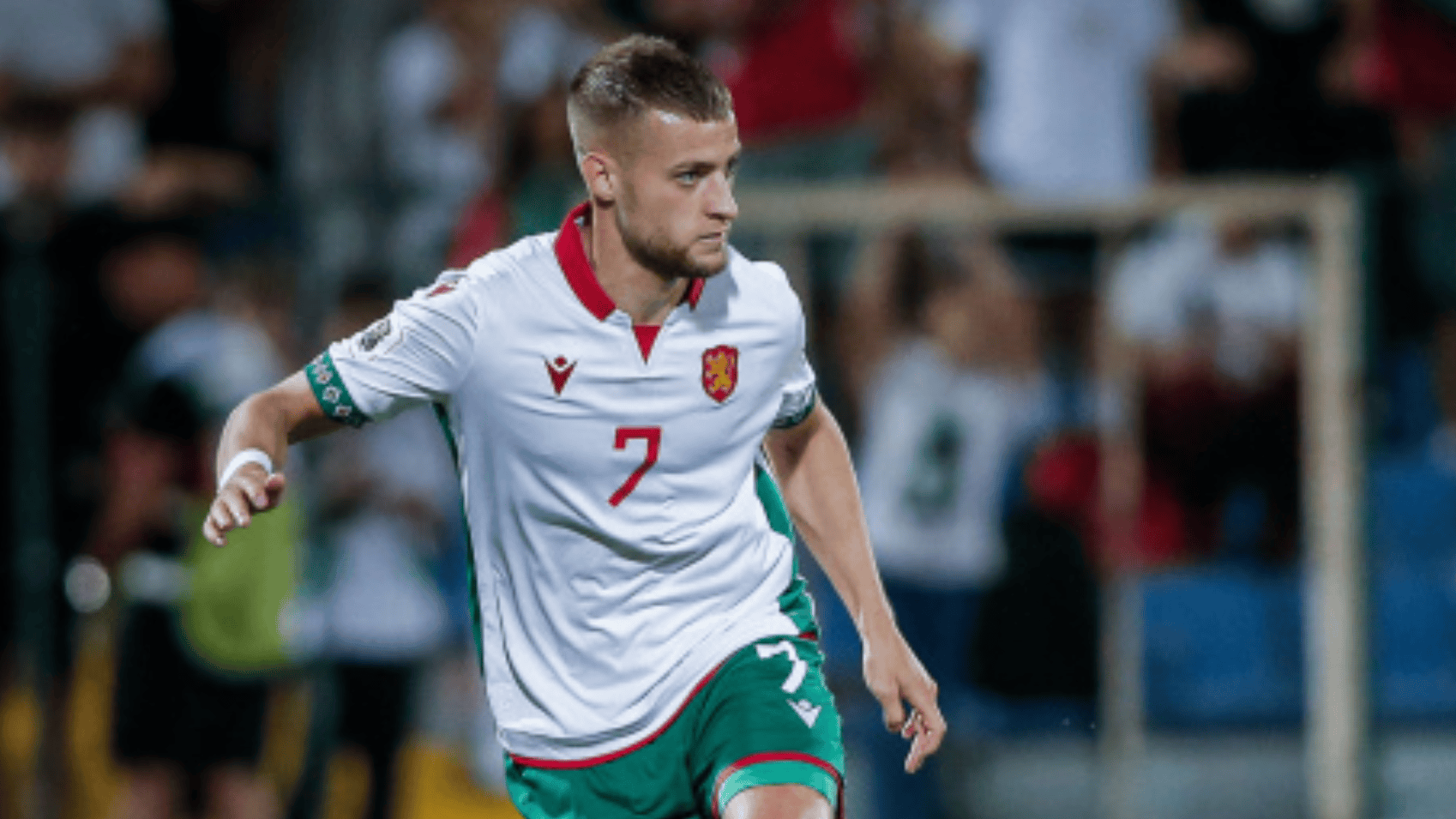 激情四射的欧预赛比赛点燃战场,球迷热情高涨 激情四射的欧预赛比赛点燃战场,球迷热情高涨