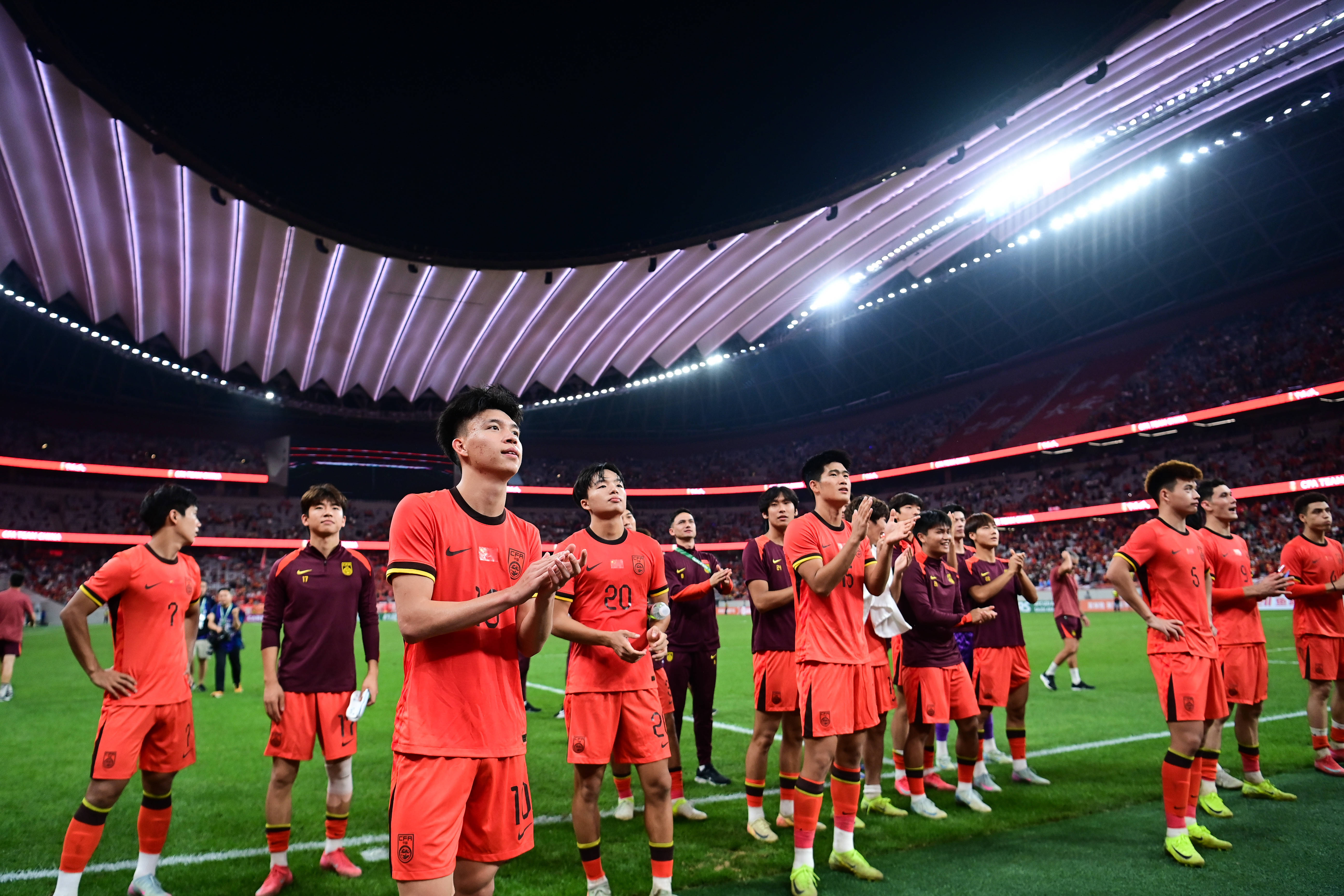 熊猫体育直播-新赛季中国足球联赛开启，球迷热情高涨的简单介绍