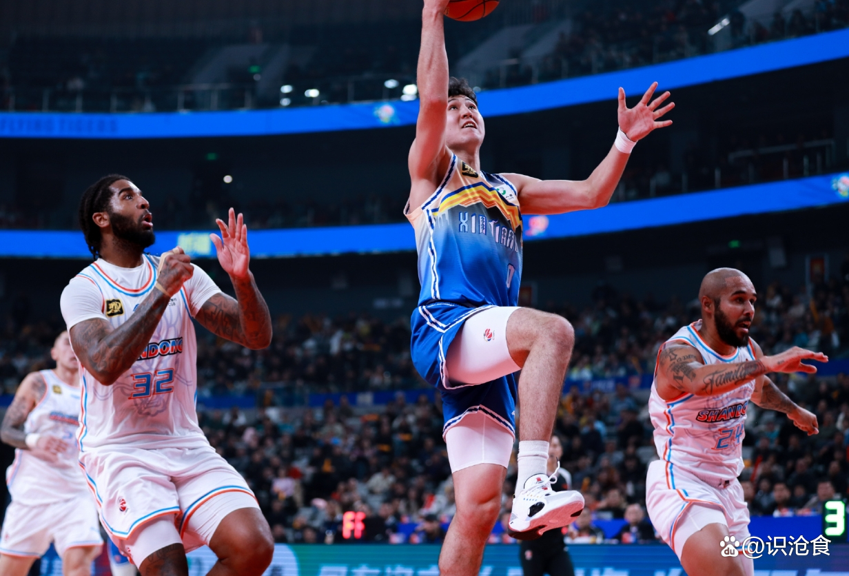 熊猫体育平台-阿尔勒斯客场大胜，战胜强劲对手