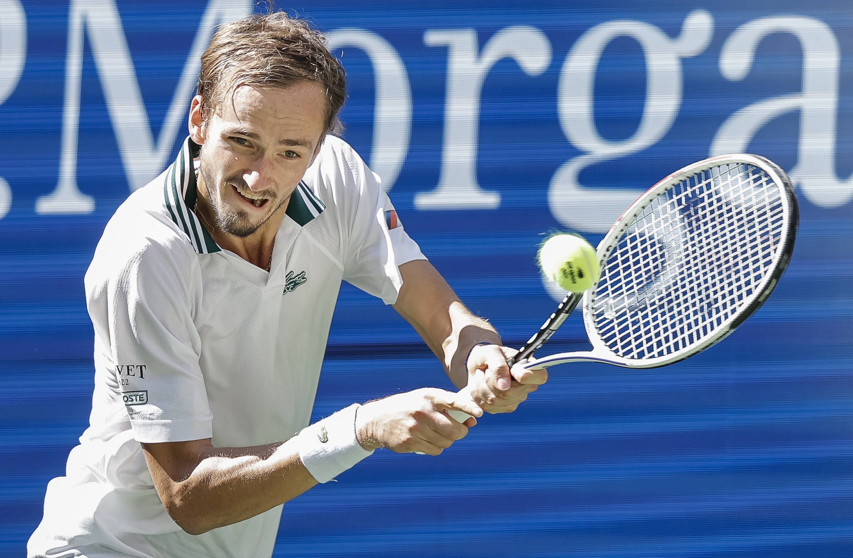 熊猫直播平台-法国网球队血洗英国网球队，克耶高斯完成帽子戏法