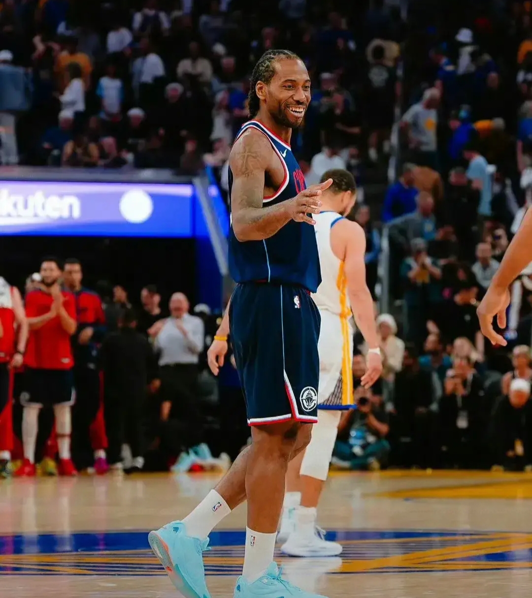 关于湖人绝地反击法国男篮，伦纳德统治全场的信息