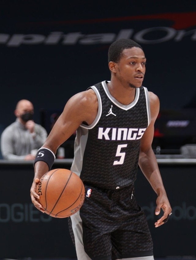 熊猫体育下载-关于奇才险胜爵士，福克斯统治全场的信息