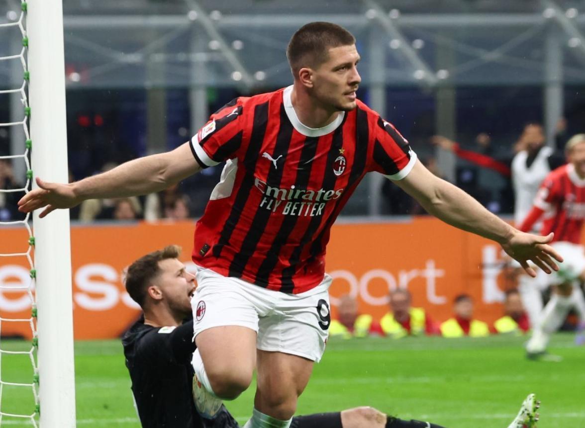 AC米兰门将连续神勇扑救，保护球门安全的简单介绍