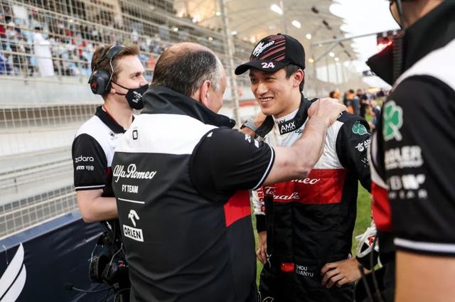 包含威廉姆斯鏖战索伯车队，佩雷兹带队取胜的词条